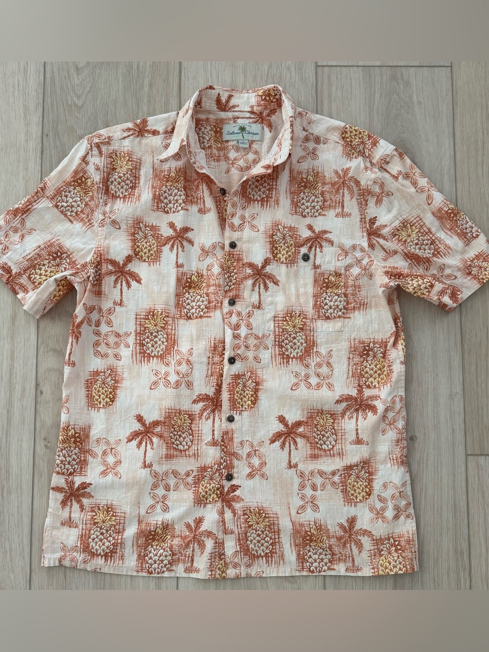 Men’s Hawaiian Shirt Medium short sleeve button down by Island Shores